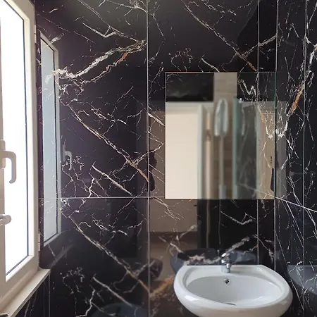 Hotel Carlo 2*