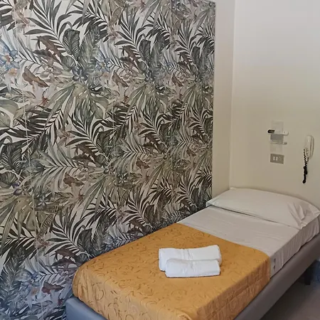 Carlo Hotel
