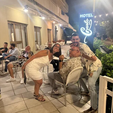 Ξενοδοχείο Carlo 2*