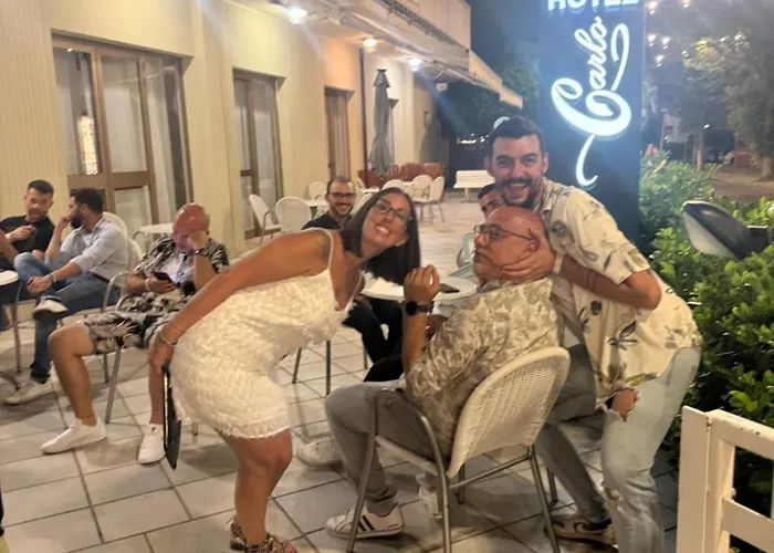 Ξενοδοχείο Carlo 2*