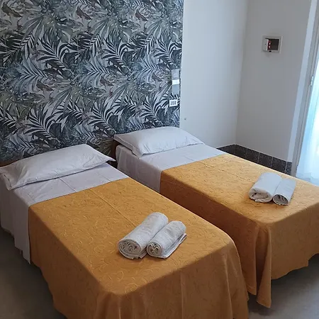 Carlo Hotel 2*