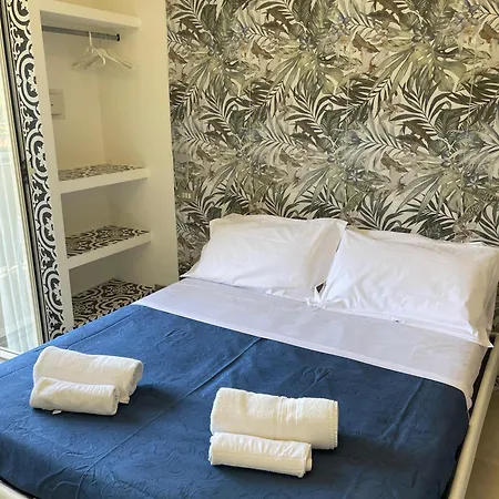 Carlo Hotel