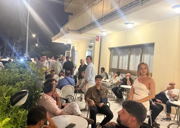 Carlo מלון ריצ'יונה